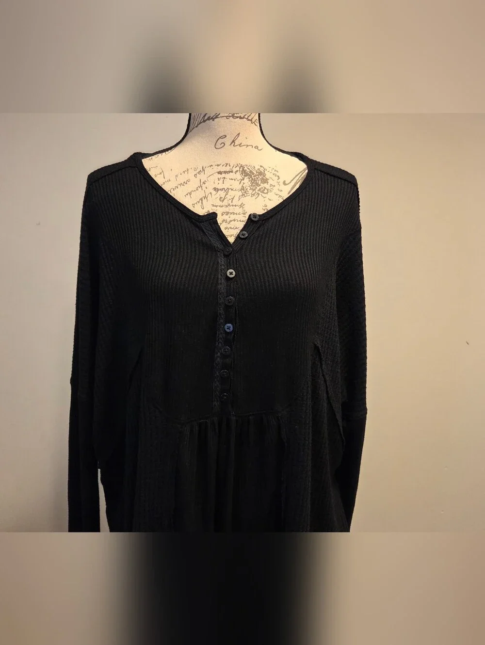 FREE PEOPLE Waffle Knit Henley Tunic Top - Black, Size L.